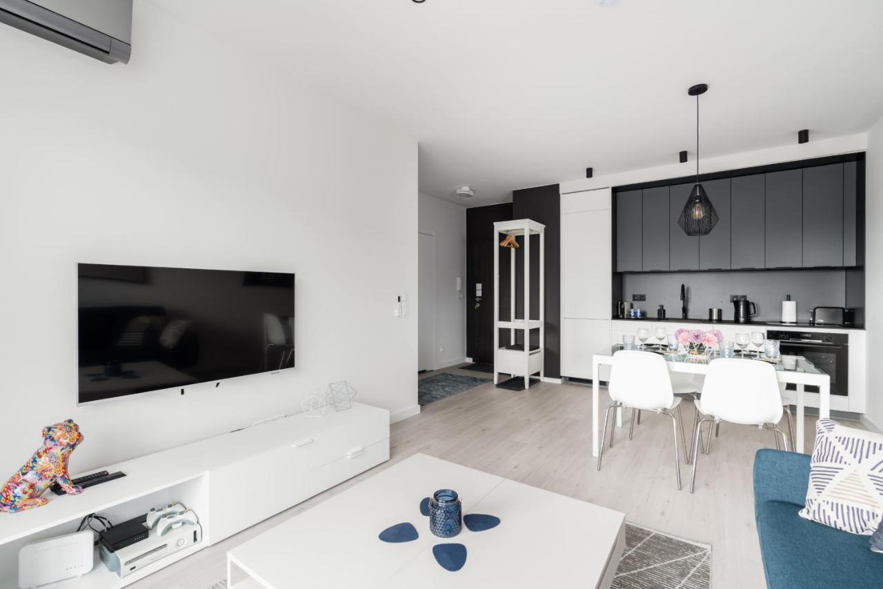 Stara Cegielnia Lake View Apartment By Renters Prestige ポズナン エクステリア 写真